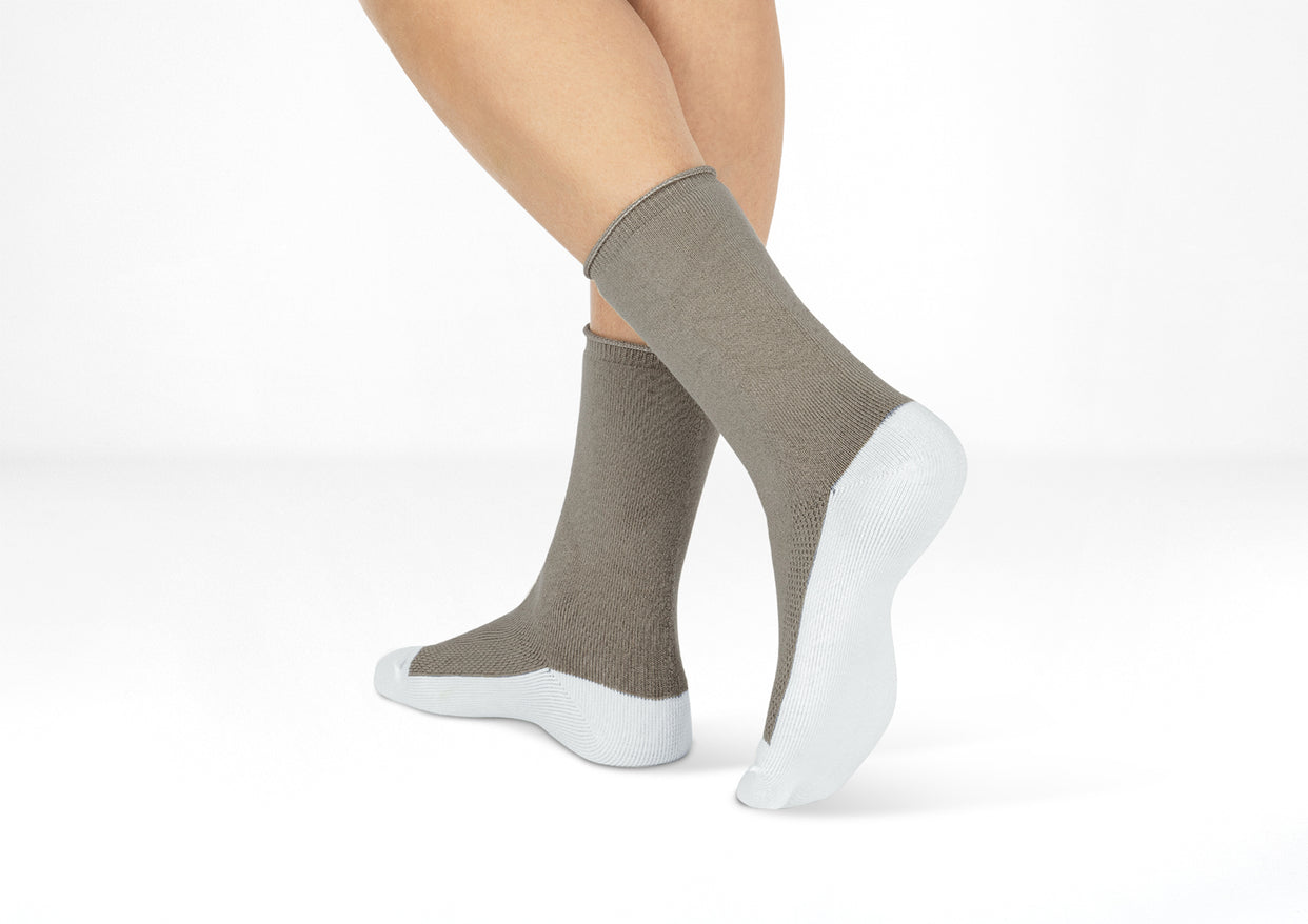 Extra Roomy Diabetic Socks (Thick) - Brown